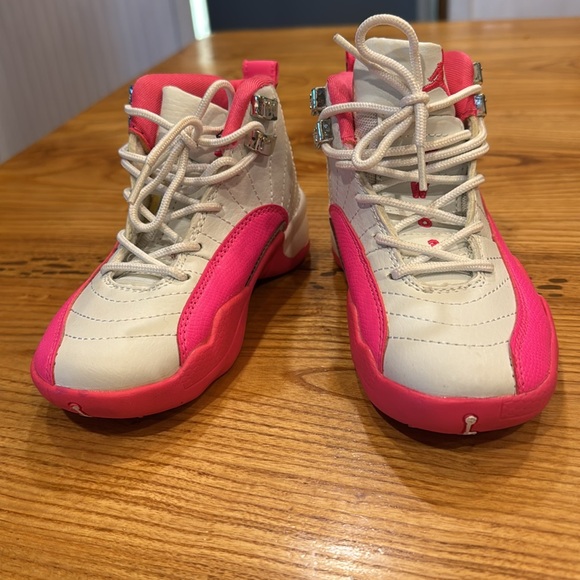 Dynamic pink retro Jordan 12 child size 11 - Picture 3 of 10